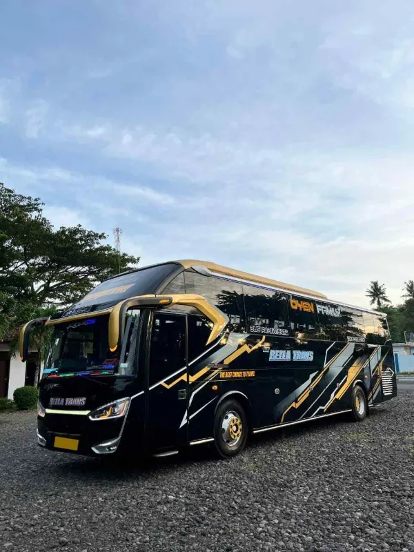 Armada Big Bus Pariwisata Surya Abadi Transindo