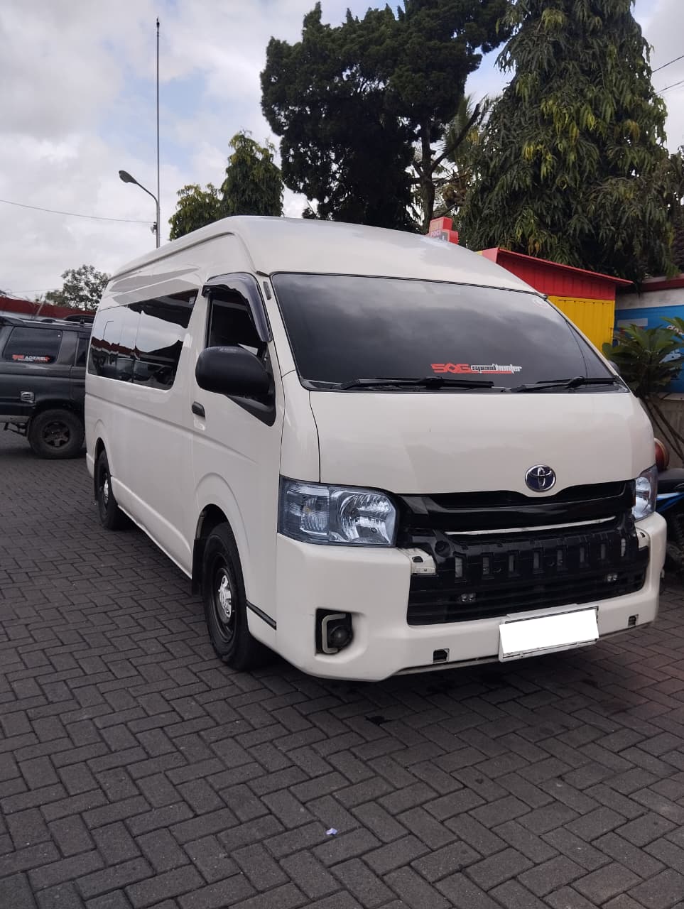 Hiace Commuter