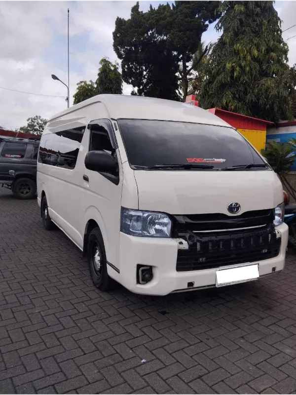 Armada Hiace Commuter Surya Abadi Transindo